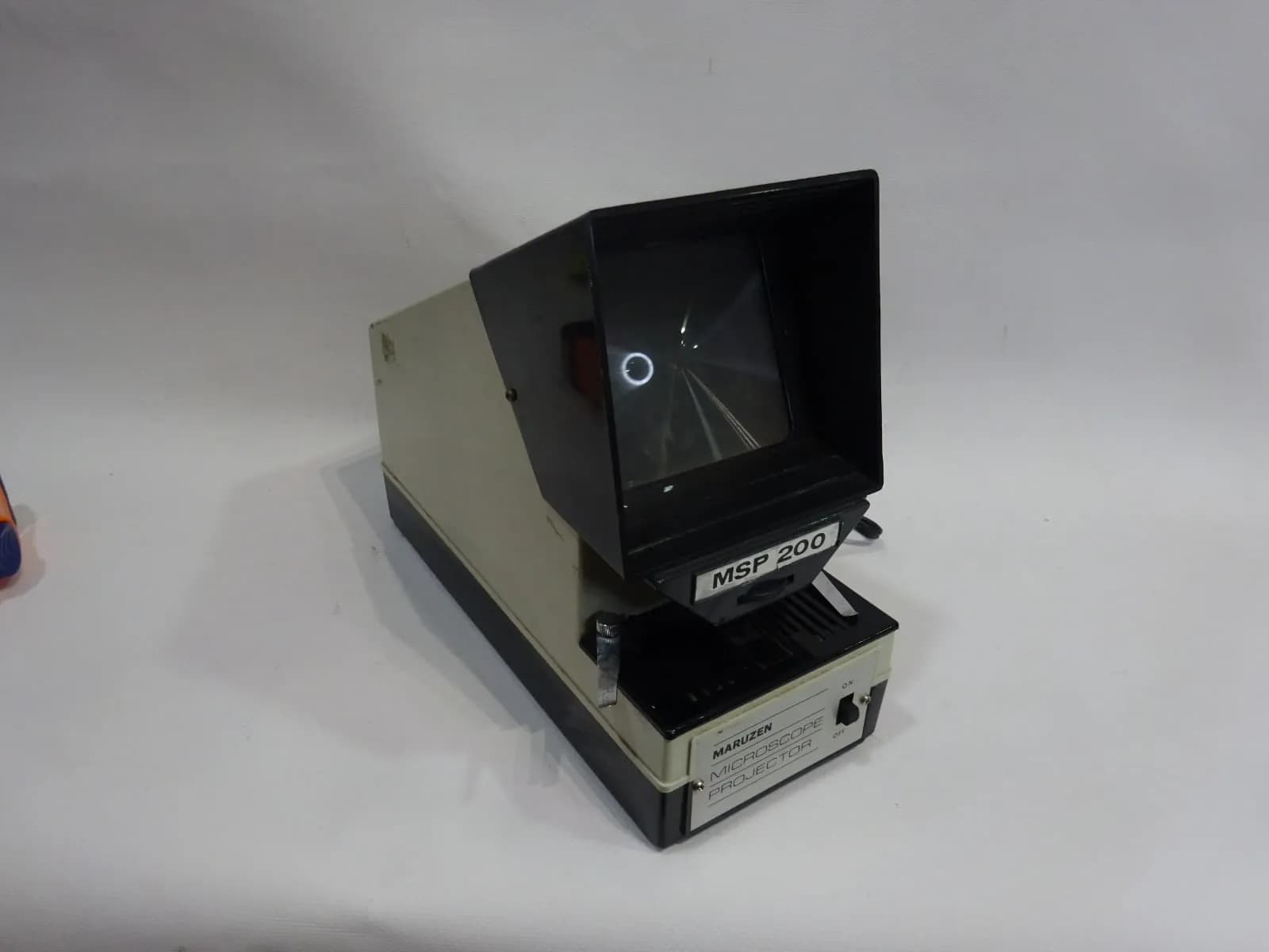 Proyector microscopio Maruzen MSP200