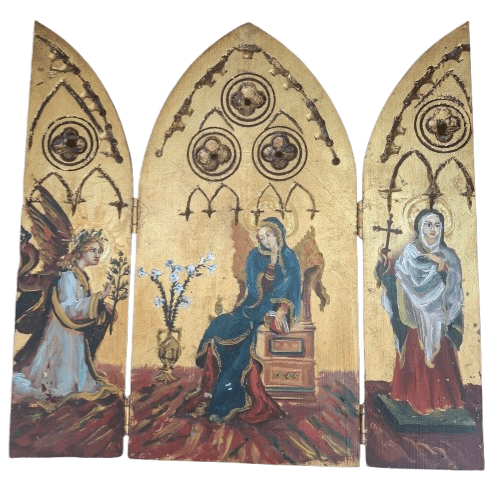 Tríptico Religioso de Estilo Neogótico en Madera y Pan de Oro