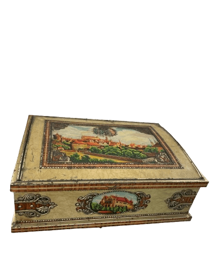 Caja de madera decorativa con pintura de paisaje