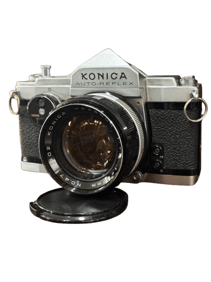 Cámara de película SLR Konica Auto-Reflex con lente Hexanon 52mm f/1.8