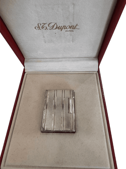 Encendedor de lujo S.T. Dupont chapado en plata con estuche original