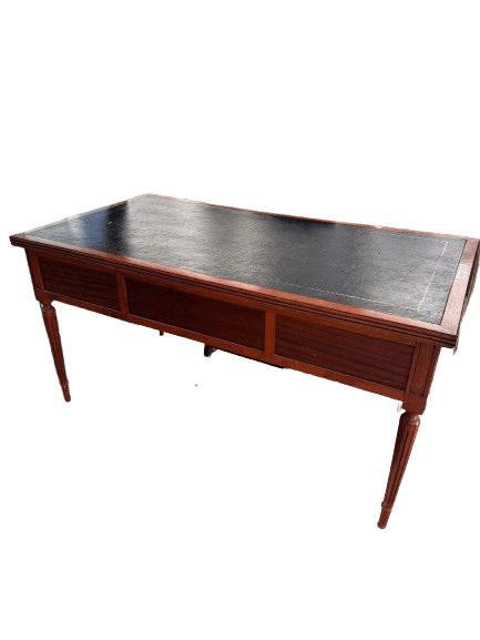 Mesa de escritorio de despacho antigua con tapete de piel