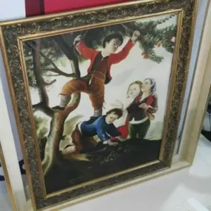 Cuadro de niños jugando en árbol