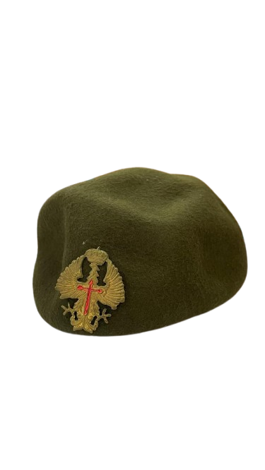 Boina Militar Verde con Insignia de Águila y Cruz Roja