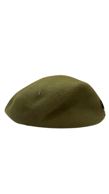 Boina Militar Verde con Insignia de Águila y Cruz Roja - Imagen 4