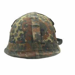 Casco táctico con camuflaje militar
