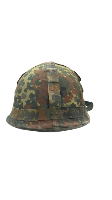 Casco táctico con camuflaje militar