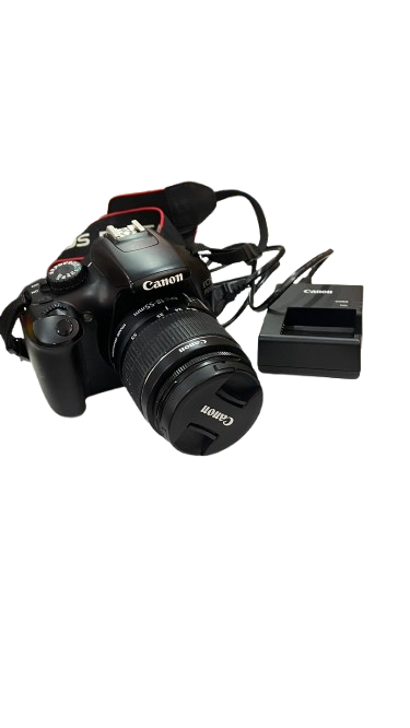 Cámara Canon EOS Rebel T6 con lente EF-S 18-55mm y cargador