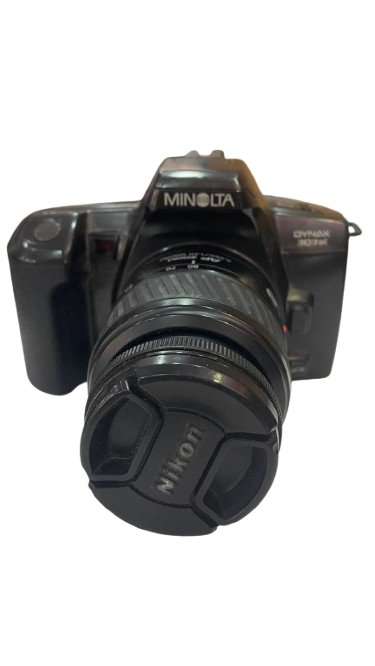 Cámara Minolta Dynax 300si con Lente Nikon