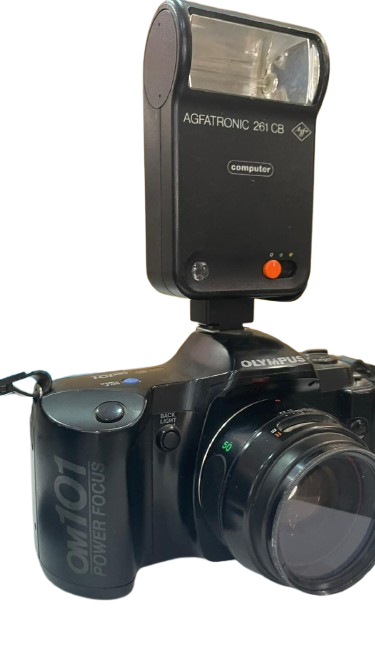 Cámara Olympus OM-10 con Flash Agfatronic 261 CB - Imagen 2