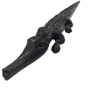 Escultura de Cocodrilo Tallada en Madera