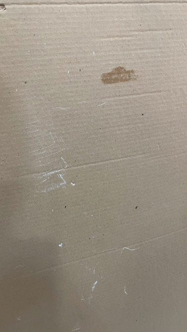 Punto de cruz de una mujer con cántaro en paisaje rural - Imagen 3