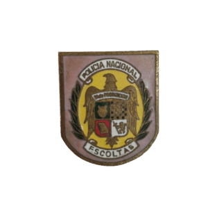 distintivo con el escudo de armas