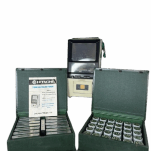 Proyector Hitachi Tonfilm Vintage con Estuche y Carretes de Película