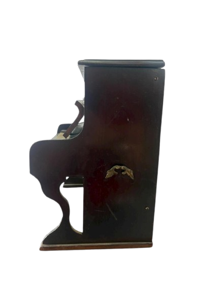 Piano clásico de estilo vintage l - Imagen 2