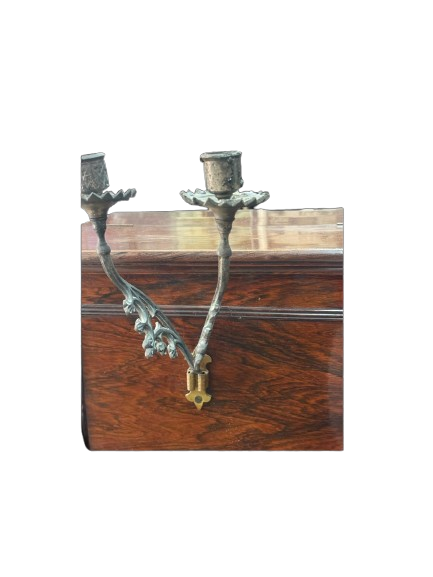 Piano Vertical Antiguo con Candelabros - Imagen 5